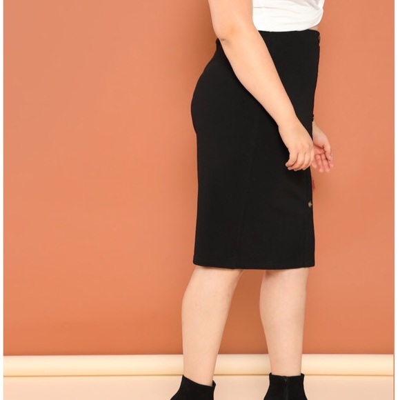 ➕Button Front Pencil Skirt - Picture 3 of 8